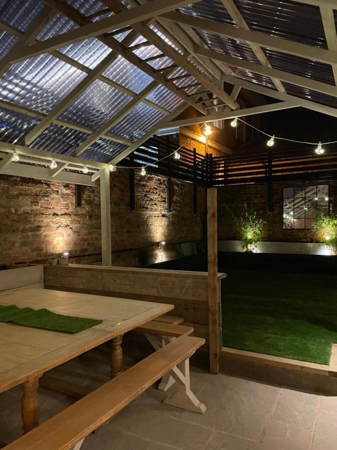 The Walled Garden At Cheshire Boutique Bathhouse นันท์วิช ภายนอก รูปภาพ