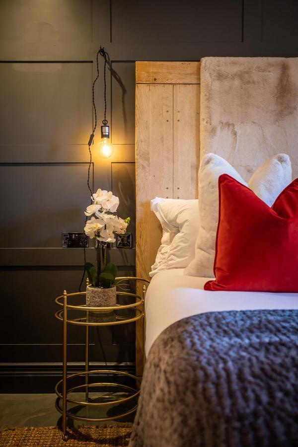 The Walled Garden At Cheshire Boutique Bathhouse นันท์วิช ภายนอก รูปภาพ