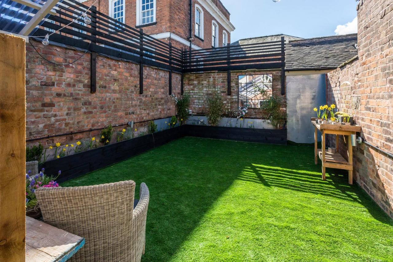 The Walled Garden At Cheshire Boutique Bathhouse นันท์วิช ภายนอก รูปภาพ