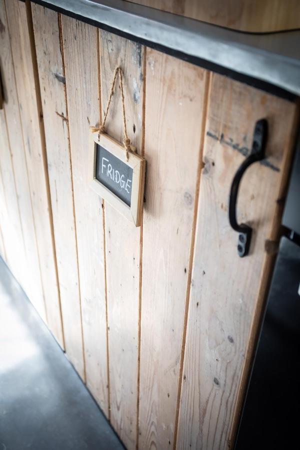 The Walled Garden At Cheshire Boutique Bathhouse นันท์วิช ภายนอก รูปภาพ